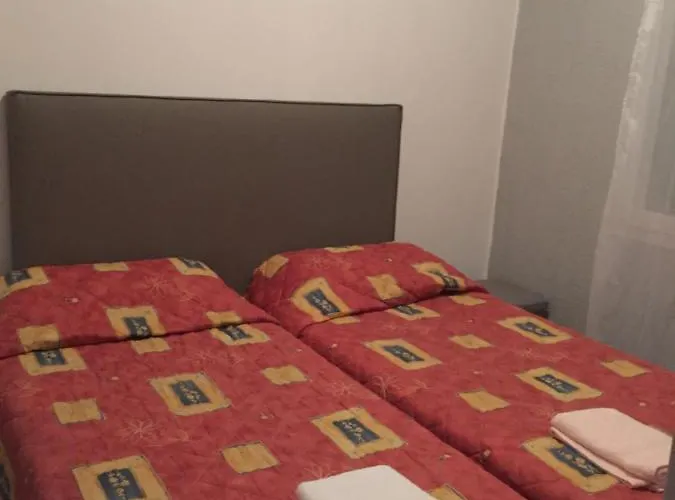 Chez Grand Mere Oda ve Kahvaltı 3*